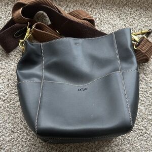 Sleek Black Leather Shoulder Bag
